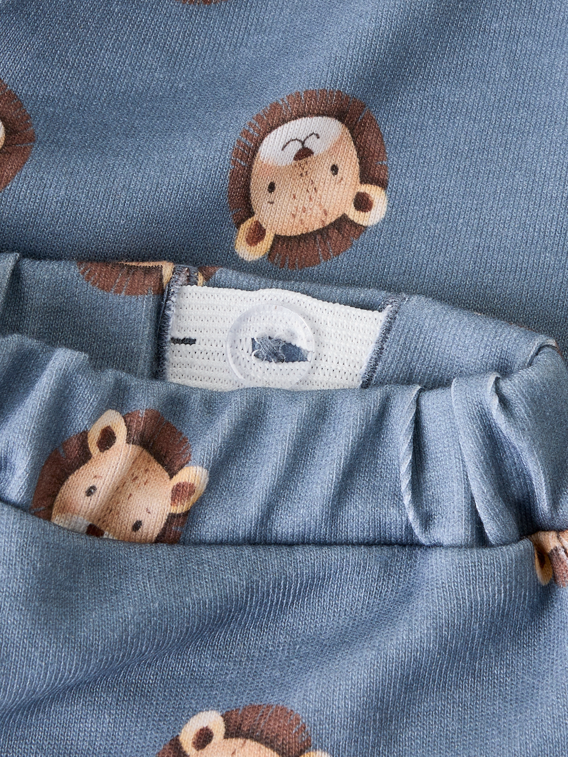 model_shot-front_full